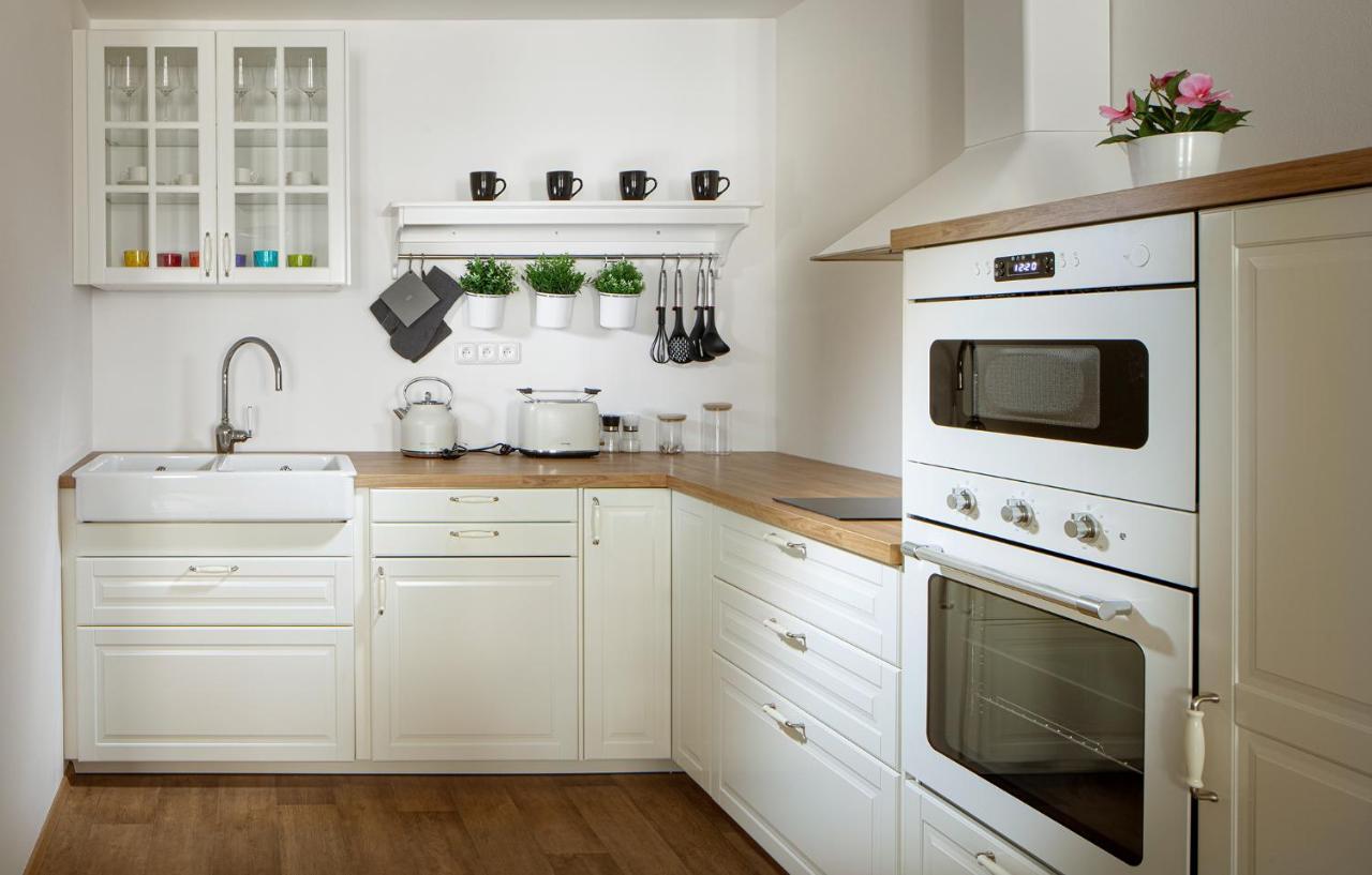 Apartmany Myslivna ออสตรอฟ ภายนอก รูปภาพ