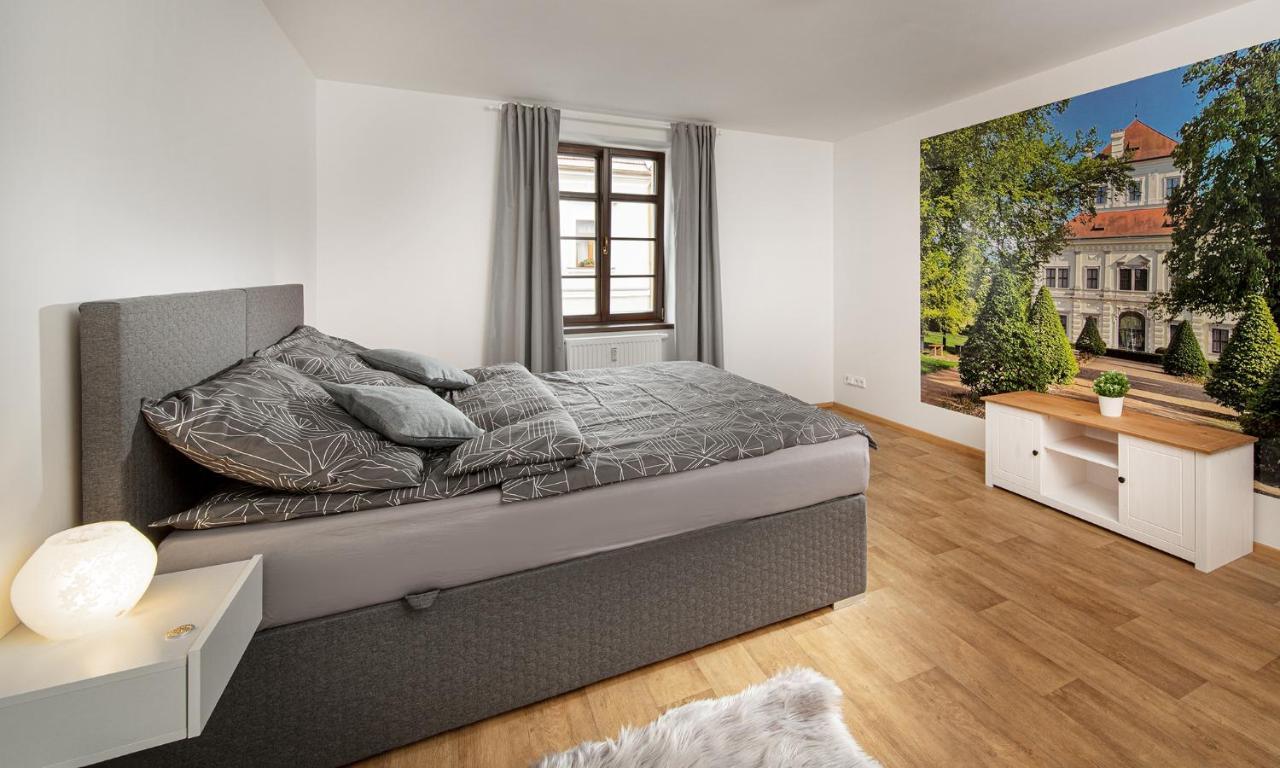 Apartmany Myslivna ออสตรอฟ ภายนอก รูปภาพ